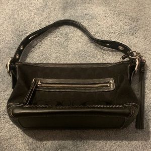 Coach shoulder bag in Black!